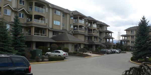 Meadowbrook Condominiums